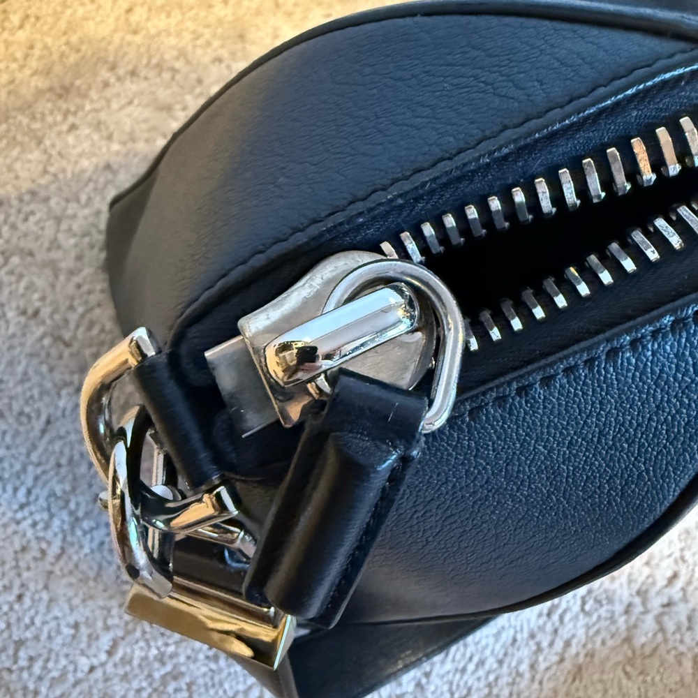 Givenchy bag - Picture 10 of 12
